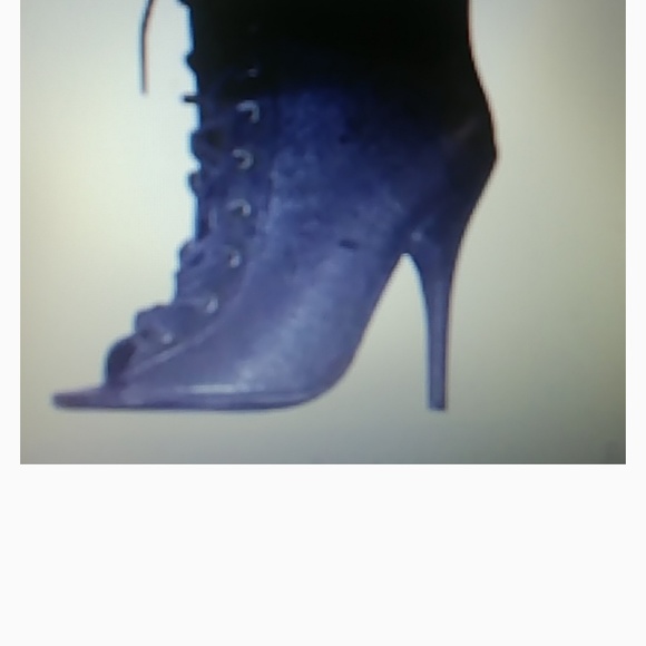 Pre-Owned - Picture 2 of 4